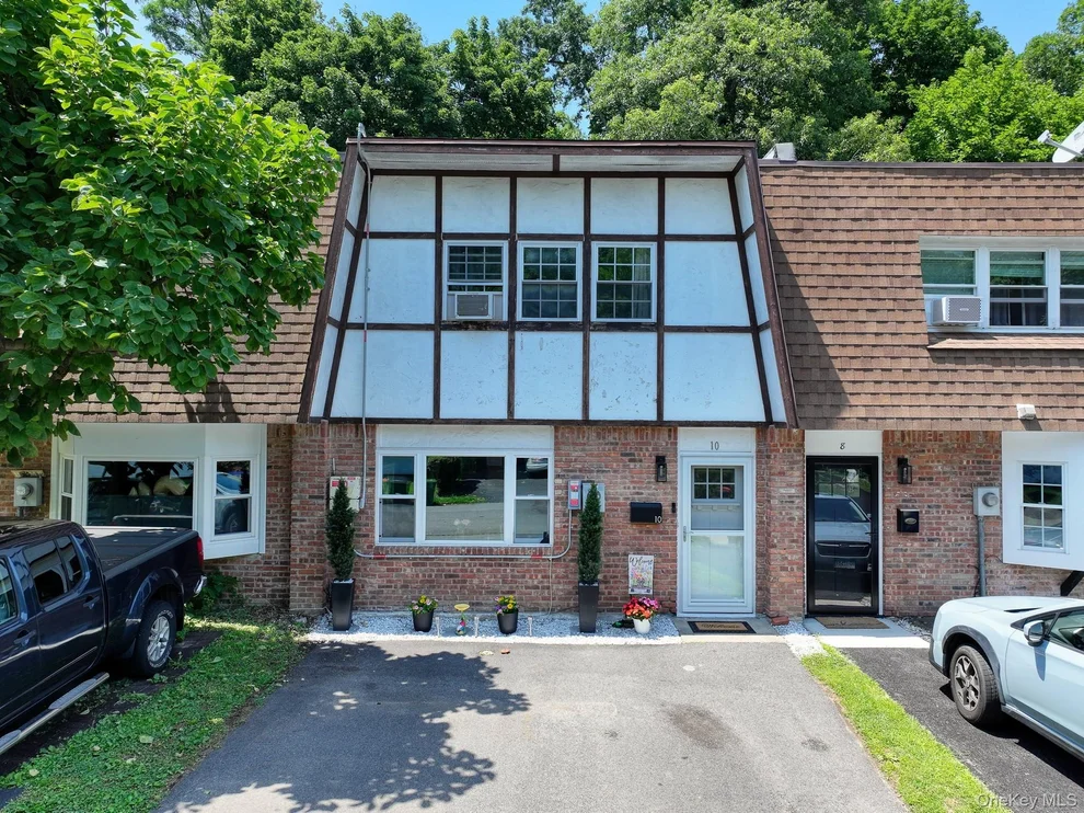 Unit for sale at 10 Roundtree Court, Beacon, NY 12508