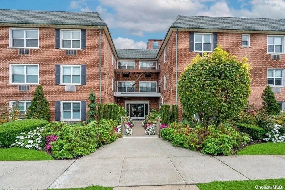 Unit for sale at 111 S Centre Avenue, Hempstead, NY 11570