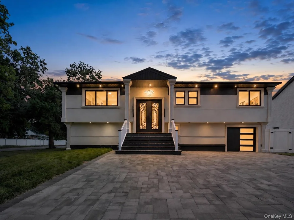 Unit for sale at 274 Central Park Road, Oyster Bay, NY 11803