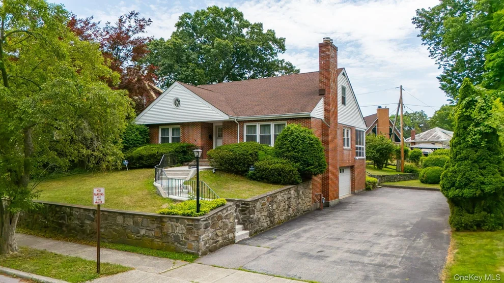 Unit for sale at 10 Degarmo Place, Poughkeepsie, NY 12601