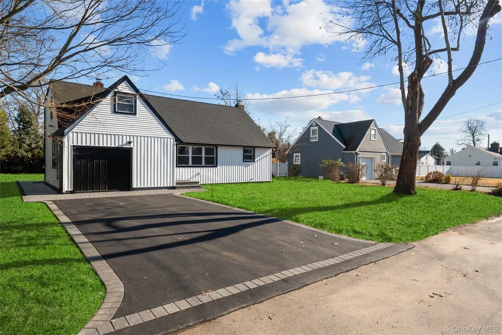 Unit for sale at 22 Guilette Place, Babylon, NY 11701