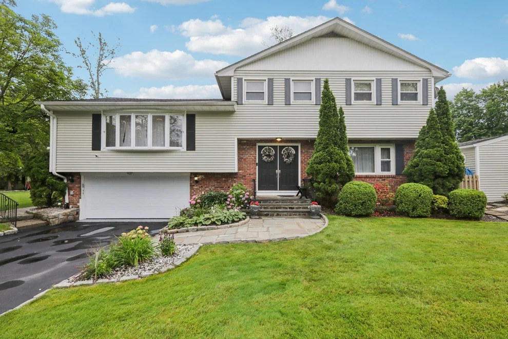 Unit for sale at 103 Worthington Road, Greenburgh, NY 10607