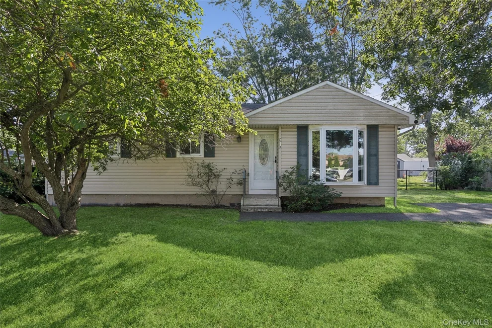 Unit for sale at 2719 Connecticut Avenue, Brookhaven, NY 11763