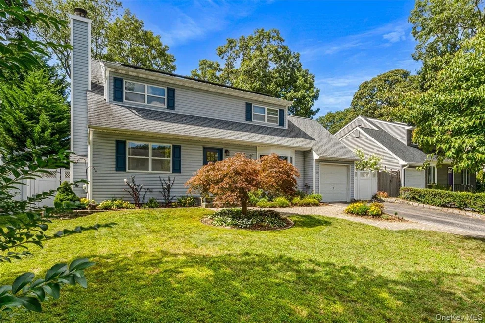 Unit for sale at 3 Massey Court, Huntington, NY 11743