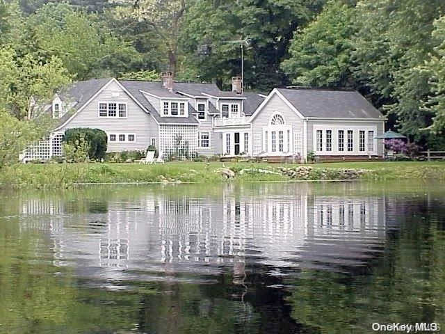 Unit for sale at 191 Cove Road, Oyster Bay, NY 11771