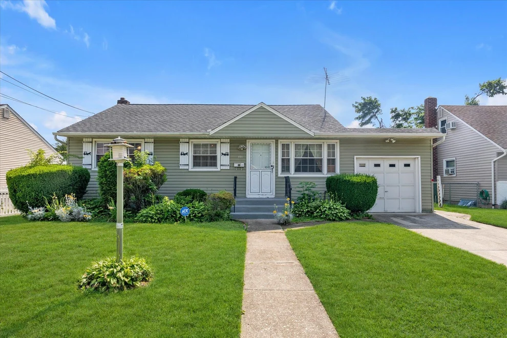 Unit for sale at 475 Emerson Street, Hempstead, NY 11553