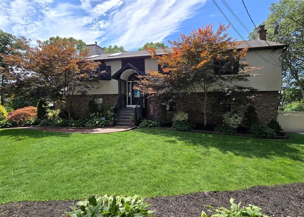 Unit for sale at 10 Canoe Place, Islip, NY 11779