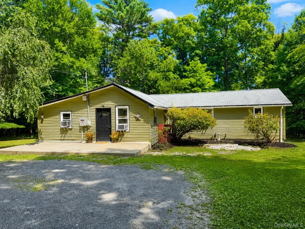 Unit for sale at 37 Old Town Road, Shawangunk, NY 12566