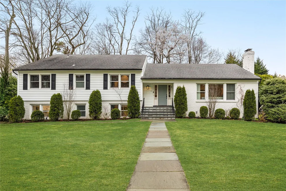 Unit for sale at 6 Shawnee Trail, Harrison, NY 10528