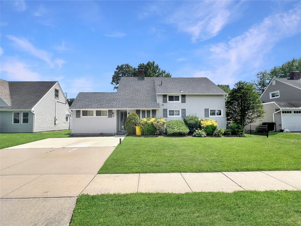Unit for sale at 56 Arrow Lane, Oyster Bay, NY 11801