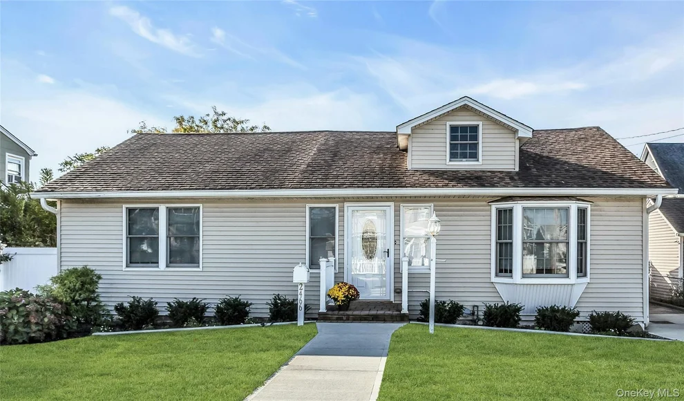 Unit for sale at 2466 Army Place, Hempstead, NY 11710
