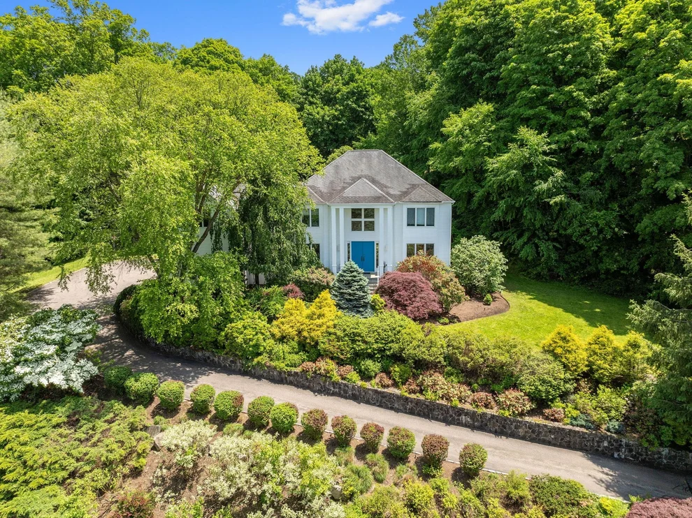 Unit for sale at 43 Random Farms Circle, New Castle, NY 10514