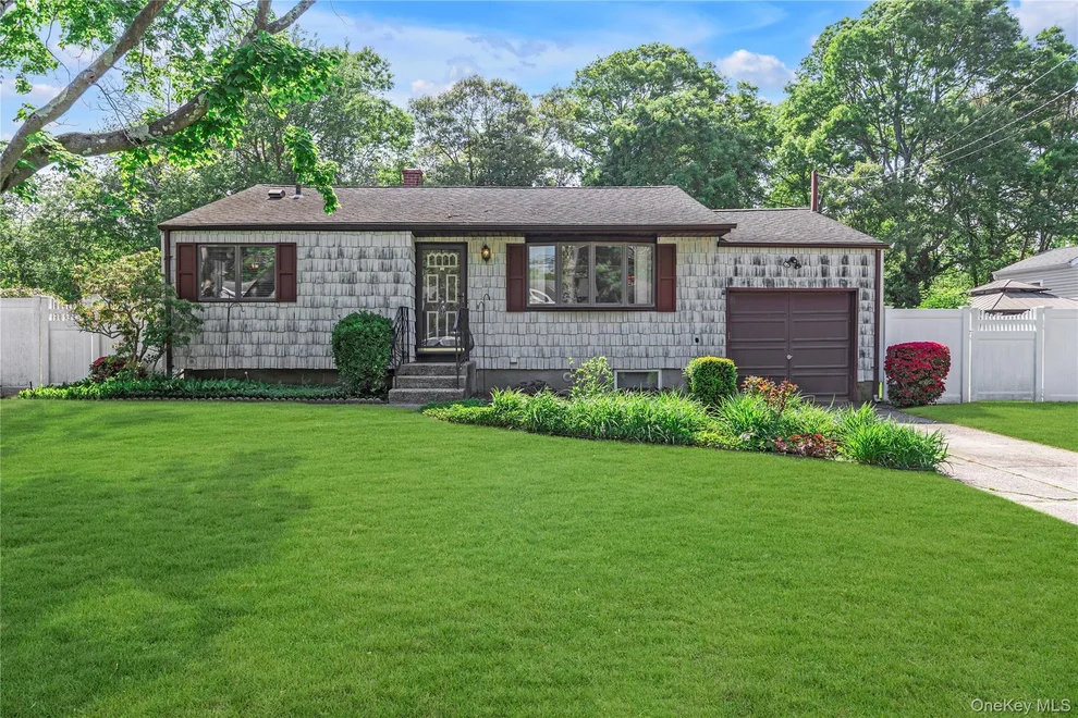 Unit for sale at 472 Bohemia Parkway, Islip, NY 11782