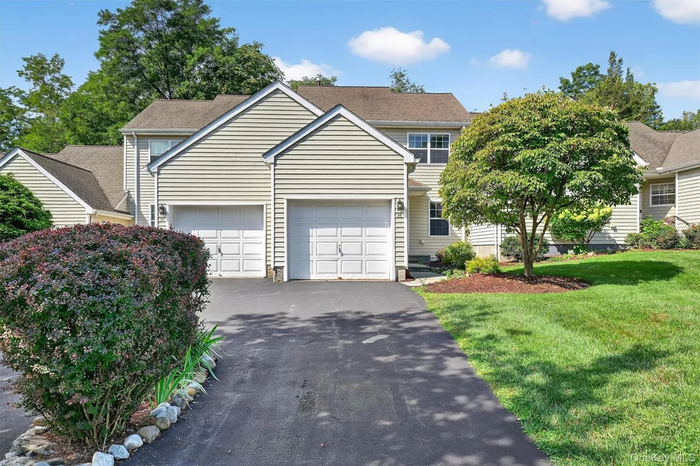 Unit for sale at 38 Prestwick Court, Poughkeepsie (Town), NY 12603