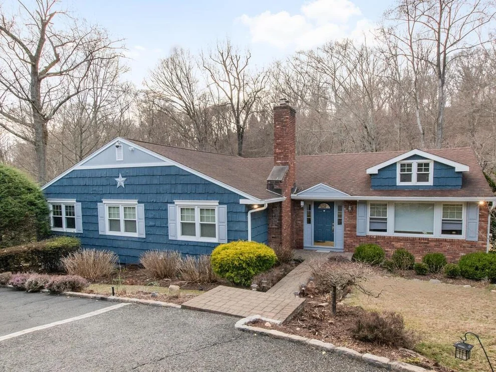 Unit for sale at 163 Duxbury Road, Harrison, NY 10577