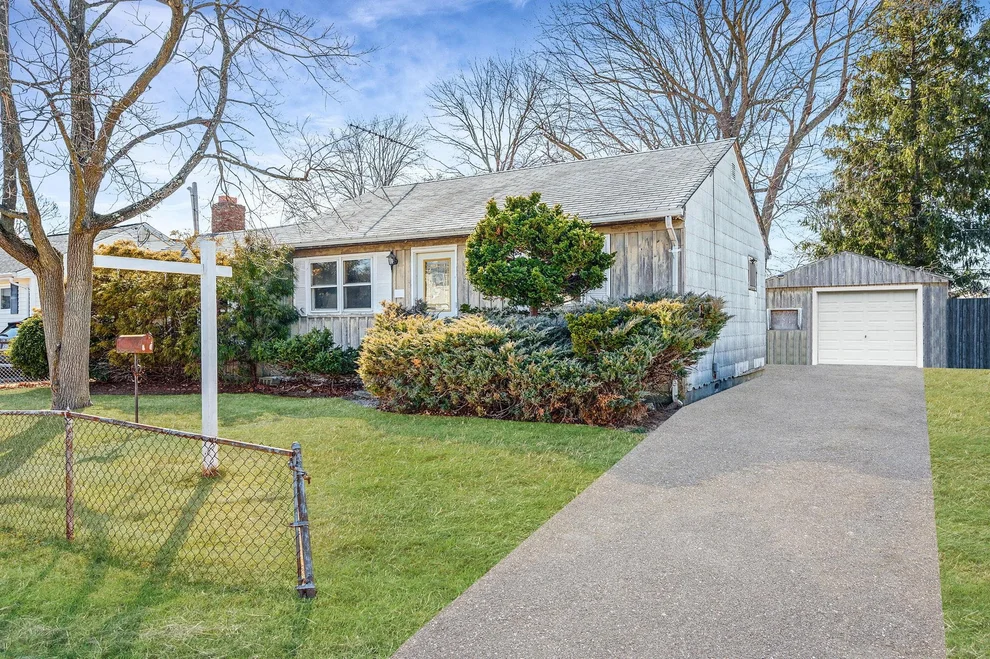 Unit for sale at 1354 Brooklyn Blvd, Islip, NY 11706