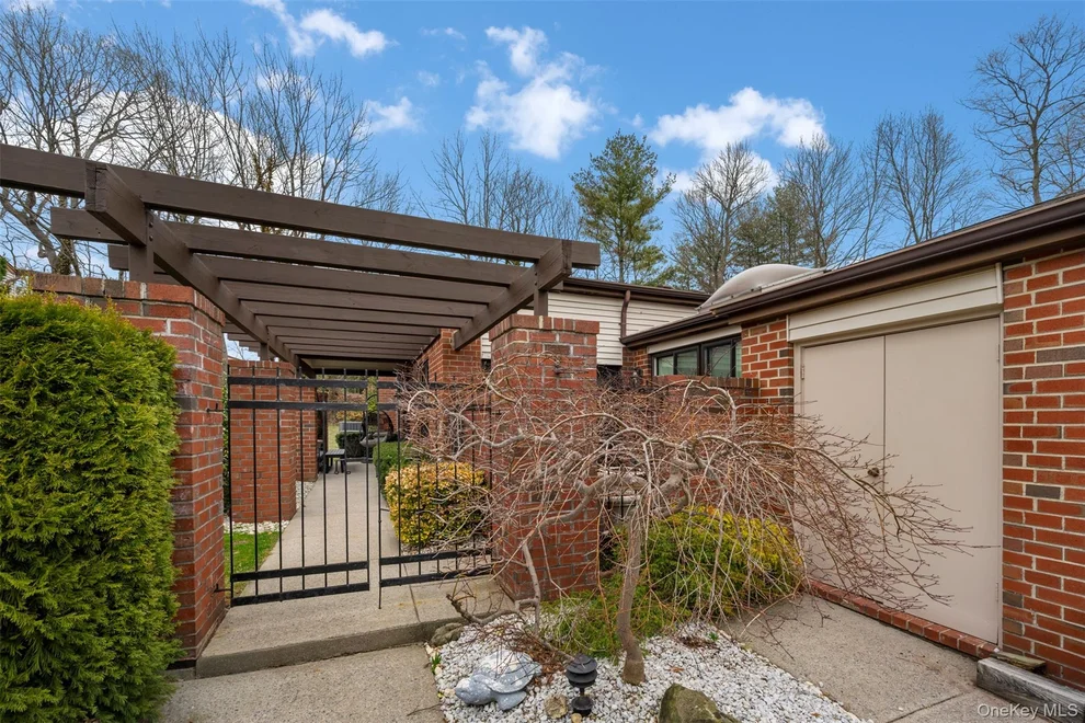 Unit for sale at 86 Dove Hill Drive, North Hempstead, NY 11030