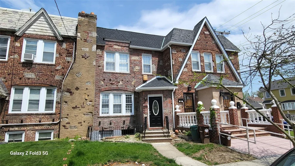 Unit for sale at 8989 Vanderveer Street, New York, NY 11427