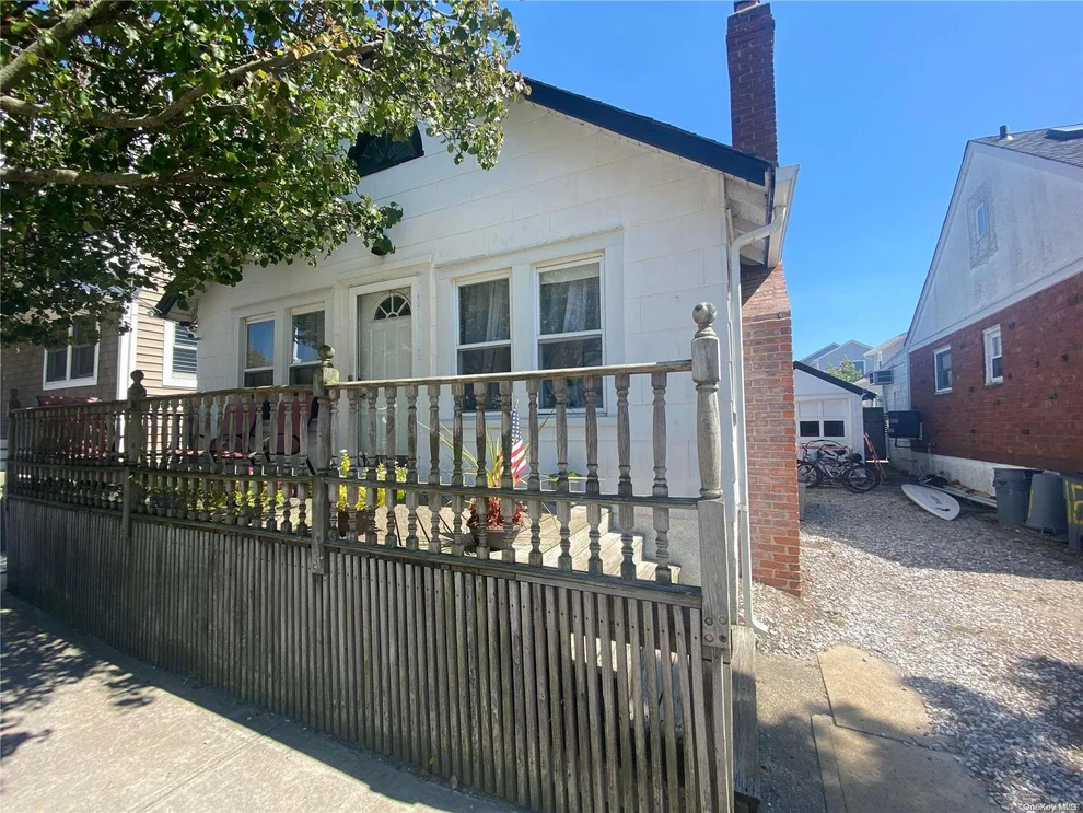 Unit for sale at 68 S Parkside Drive, Hempstead, NY 11569