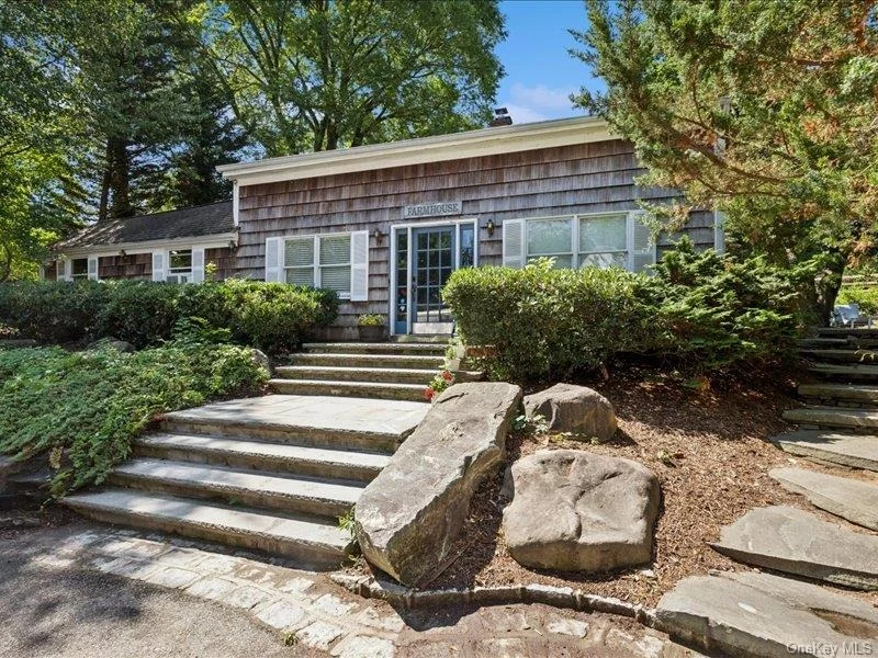 Unit for sale at 386 Bread And Cheese Hollow Road, Huntington, NY 11768
