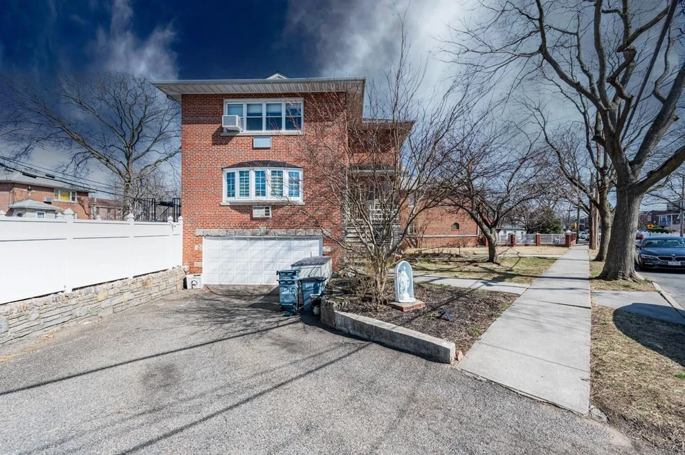 Unit for sale at 3125 Spencer Drive, New York, NY 10465