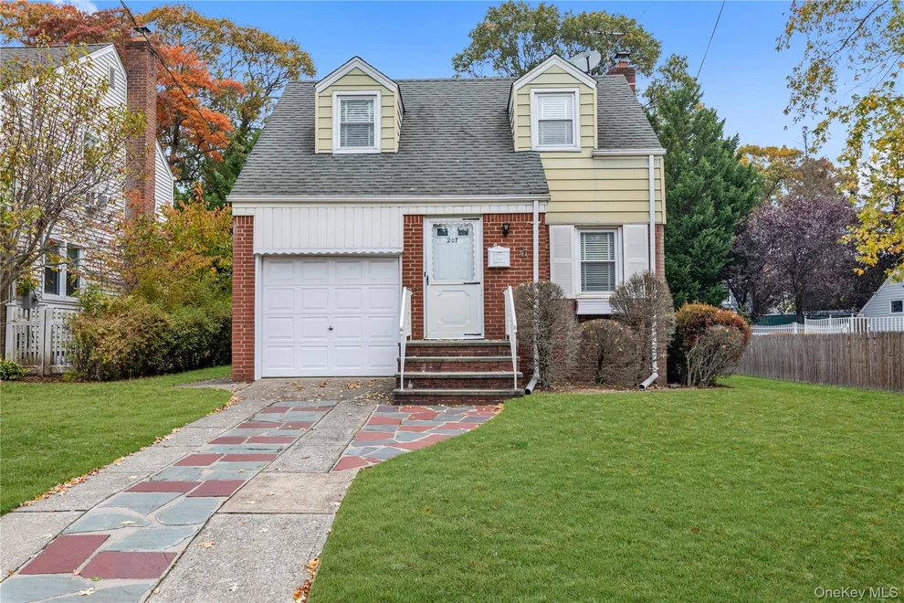Unit for sale at 207 Motley Street, Hempstead, NY 11580