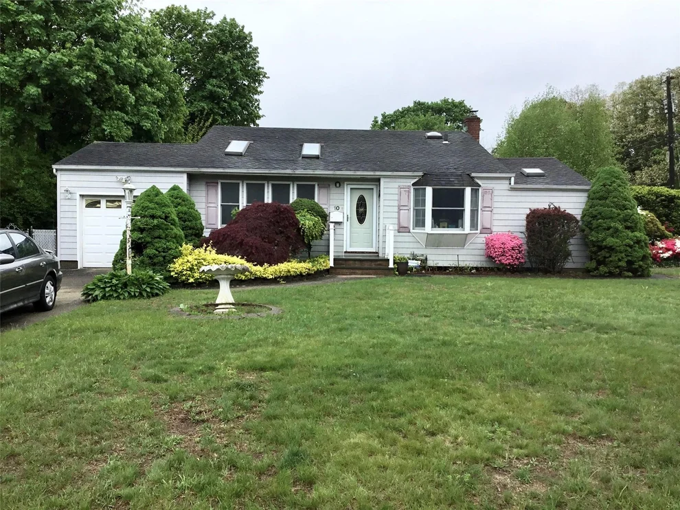 Unit for sale at 10 Fern Place, Islip, NY 11706