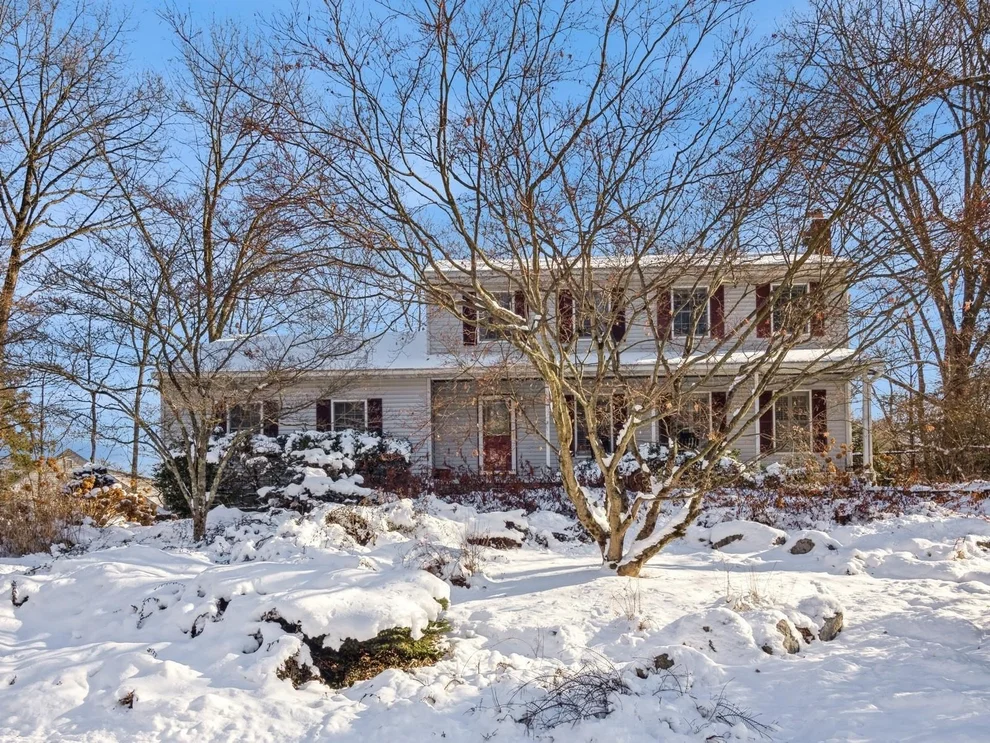 Unit for sale at 7 Kellerhause Drive, Poughkeepsie (Town), NY 12603