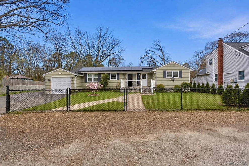 Unit for sale at 162 Parkwood Drive, Brookhaven, NY 11967
