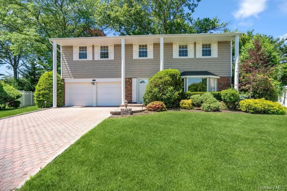 Unit for sale at 15 Joyce Court, Oyster Bay, NY 11797