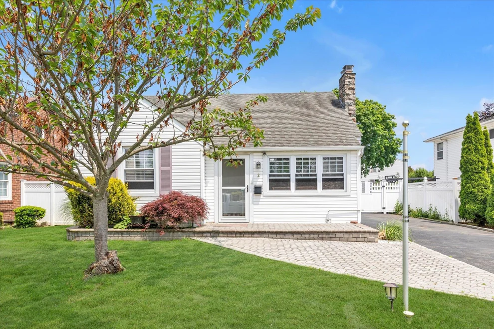 Unit for sale at 2 Madison Avenue, Hempstead, NY 11710