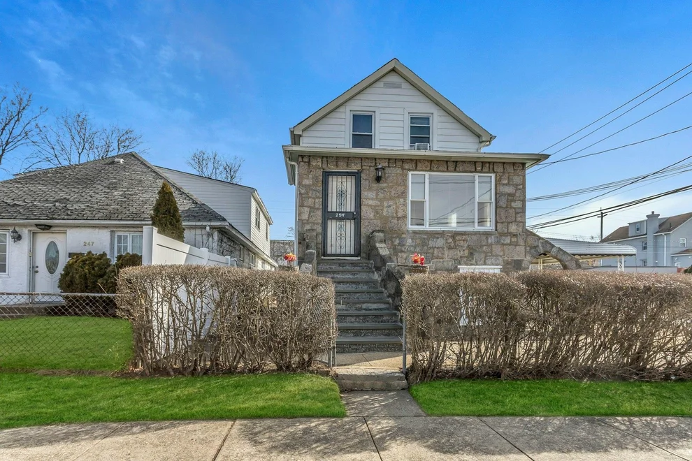 Unit for sale at 257 Oakley Avenue, Hempstead, NY 11003