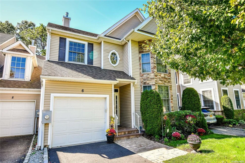 Unit for sale at 6 Eagle Circle, Islip, NY 11716