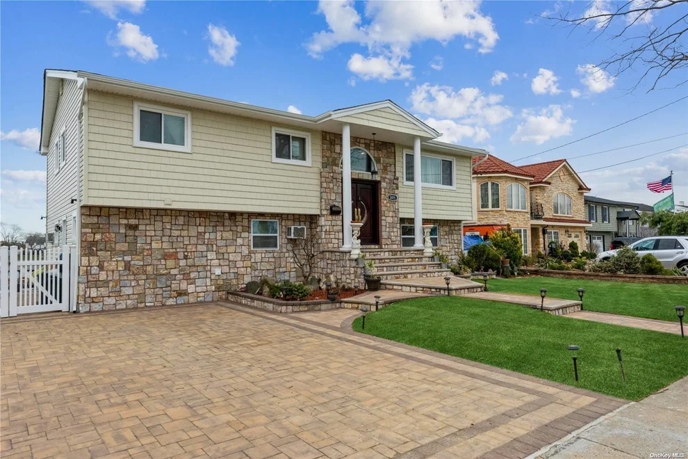 Unit for sale at 3971 Darby Lane, Hempstead, NY 11783