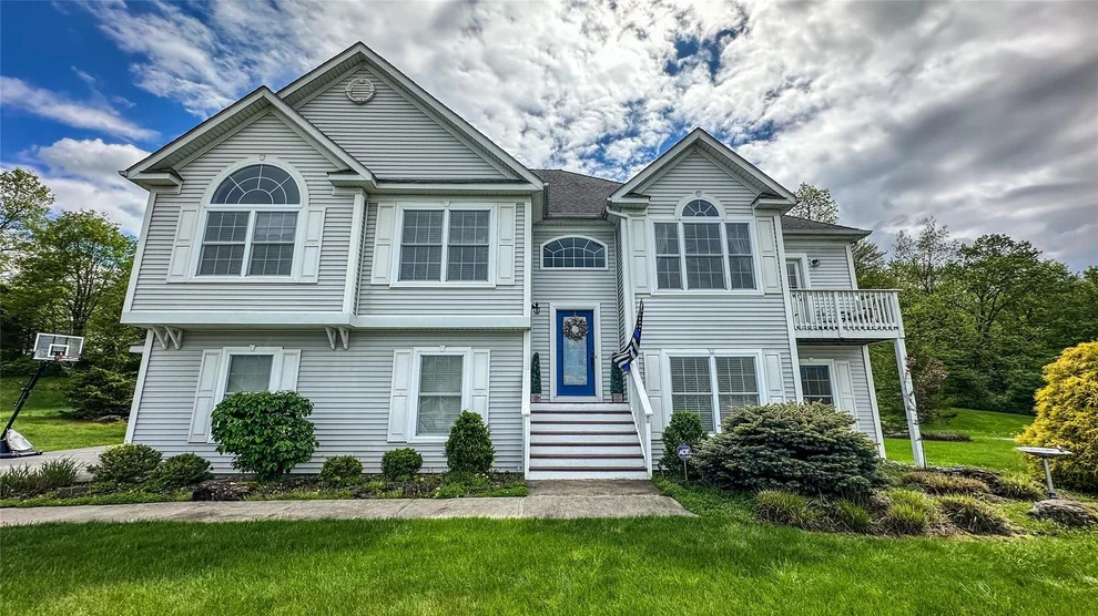 Unit for sale at 11 DeAngelis Drive, Monroe, NY 10950