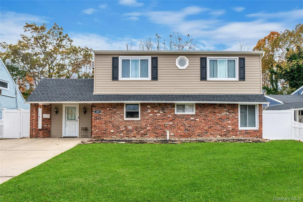 Unit for sale at 200 Willowood Drive, Hempstead, NY 11793