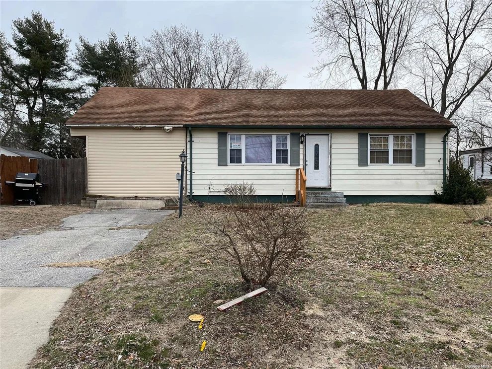 Unit for sale at 4 Dusk Drive, Brookhaven, NY 11720