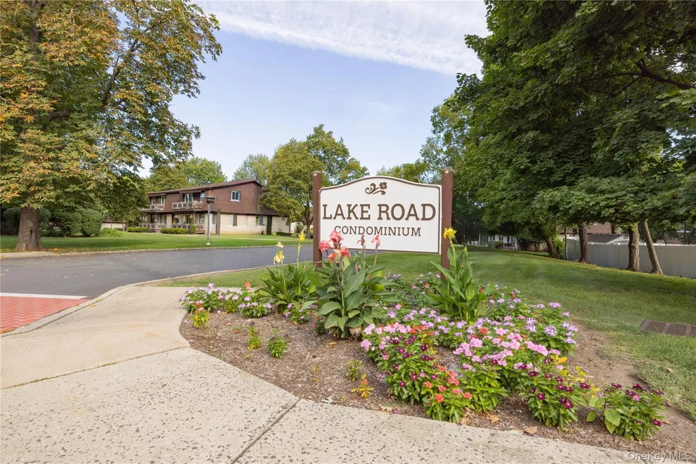 Unit for sale at 3 Church Lane, Clarkstown, NY 10989