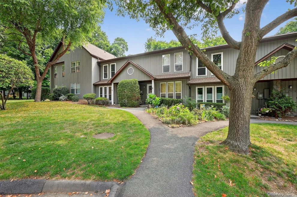 Unit for sale at 6 Elmwood Circle, Peekskill, NY 10566