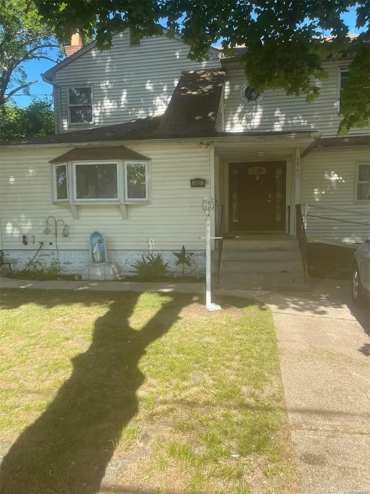 Unit for sale at 1861 Heckscher Avenue, Islip, NY 11706