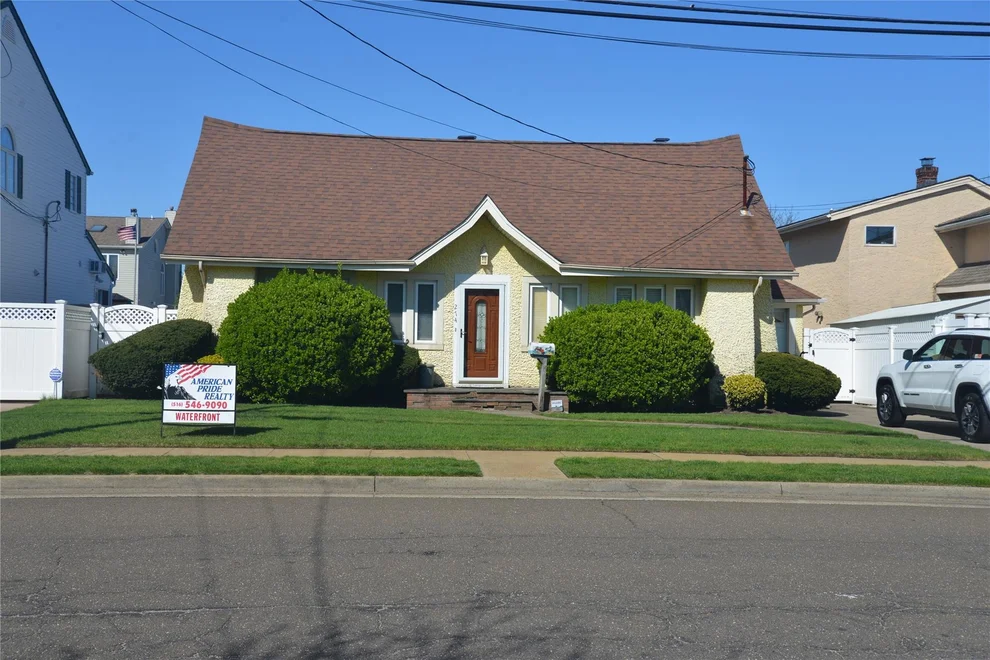 Unit for sale at 274 Bedell Street, Hempstead, NY 11520