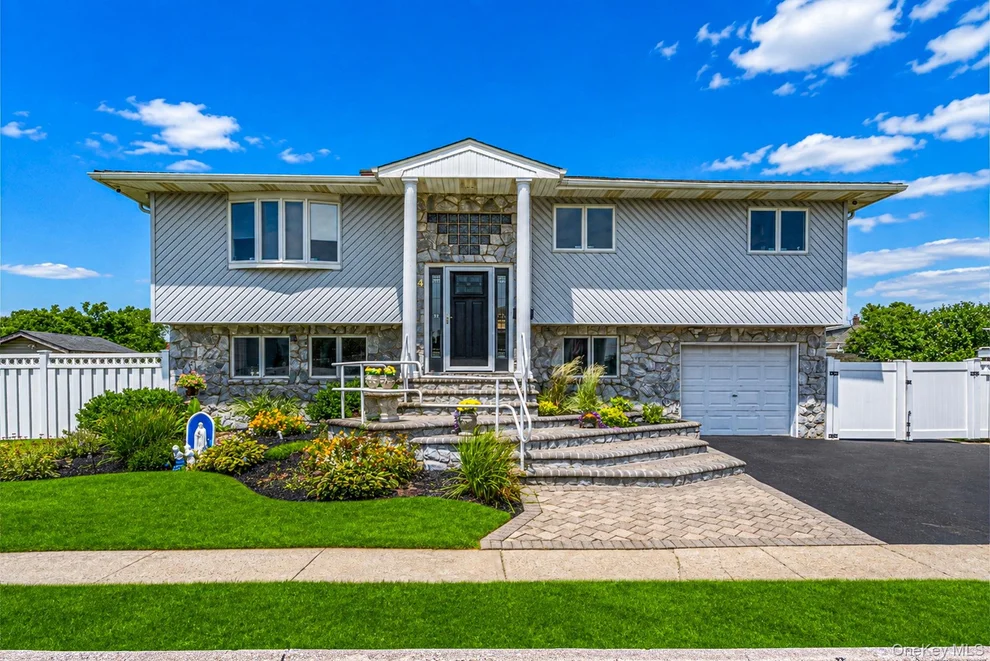 Unit for sale at 14 Wellbrock Street, Babylon, NY 11757