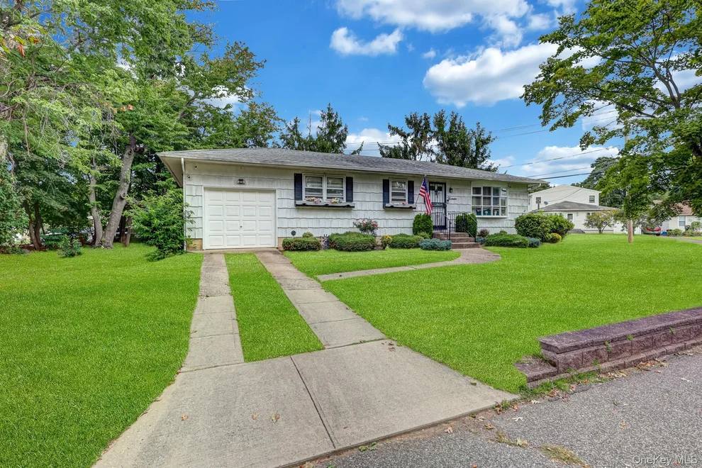 Unit for sale at 13 Haight Street, Babylon, NY 11729