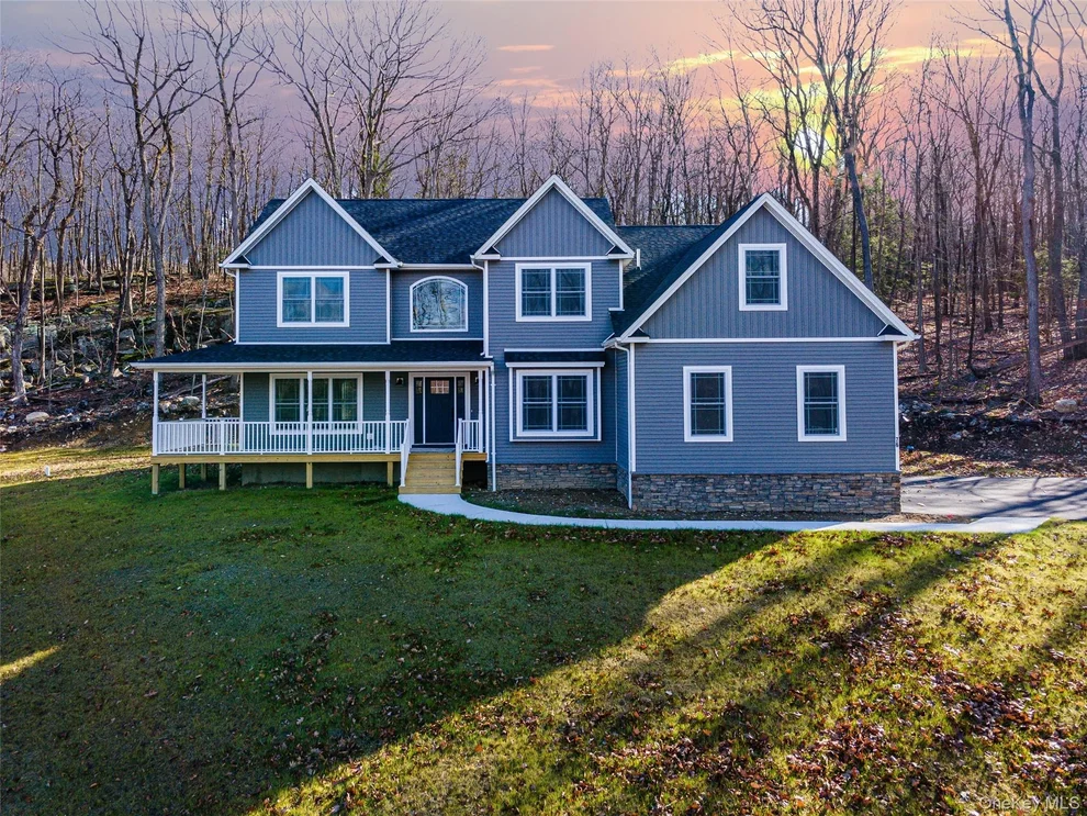 Unit for sale at 5 Rosewood Lane, Cornwall, NY 12578