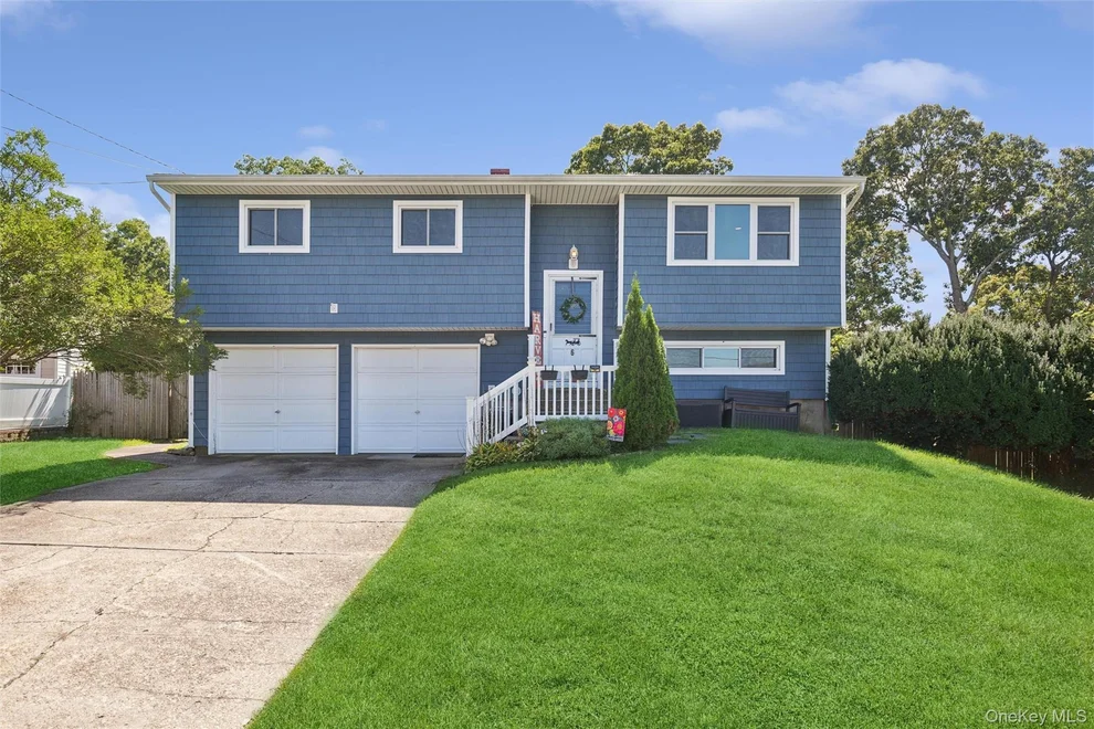 Unit for sale at 6 Rhodes Court, Brookhaven, NY 11784