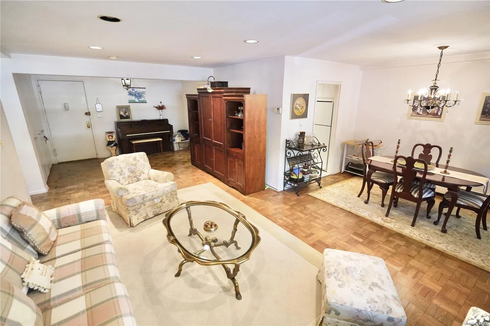 Unit for sale at 50 Hillpark Avenue, North Hempstead, NY 11021