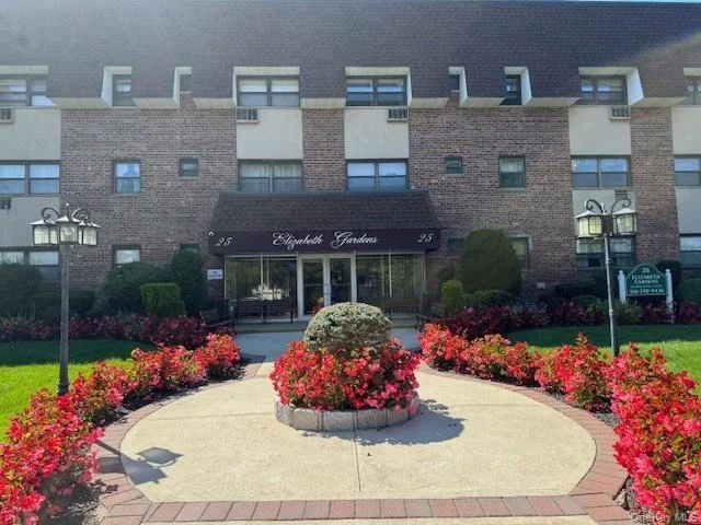 Unit for sale at 25 Elizabeth Street, Oyster Bay, NY 11735