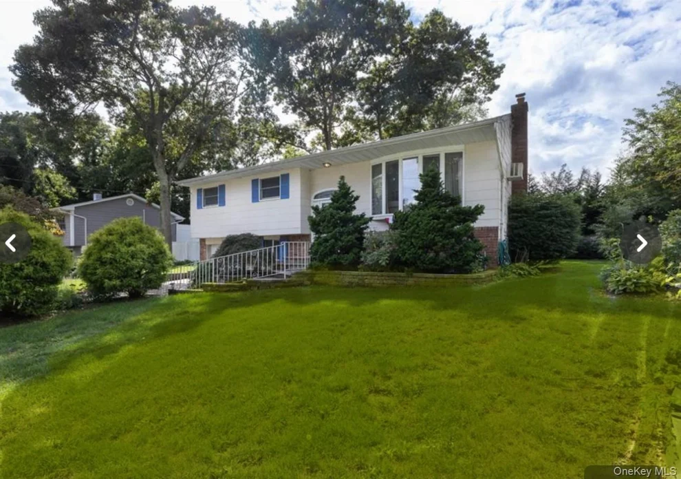 Unit for sale at 16 Arlington Avenue, Smithtown, NY 11780