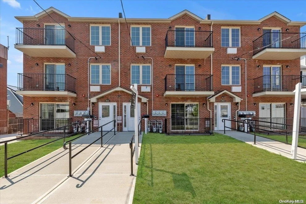 Unit for sale at 196-28 91st Avenue, Hollis, NY 11423