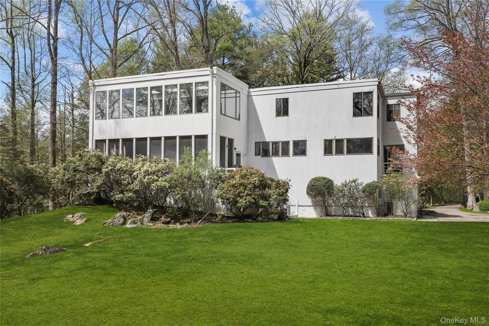 Unit for sale at 52 Whippoorwill Lake Road, New Castle, NY 10514